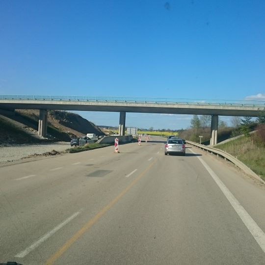 Most přes dálnici D3 na exitu 107 ve Veselí nad Lužnicí