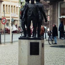 Singer monument