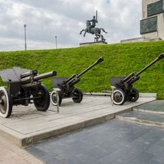 Орудия периода Великой Отечественной войны (Великий Новгород)