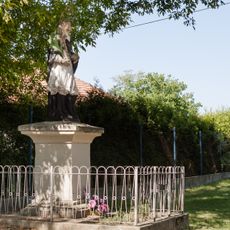 Socha sv. Jána Nepomuckého, podstavec