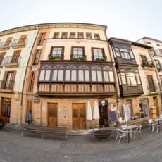 Atzeko kalea 32 etxea