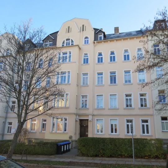 Mietshaus in geschlossener Bebauung mit Vorgarten Franz-Mehring-Straße 26