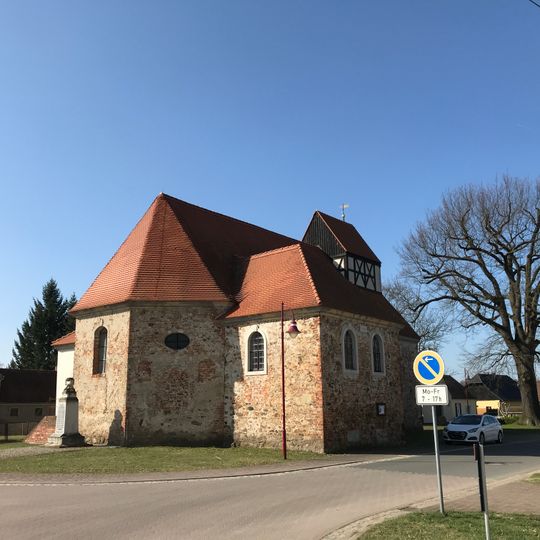 Naturdenkmal Stieleiche Dorfstraße in Bornsdorf, westlich der Kirche, Flur 3, Flurstück 96/2 in Bornsdorf
