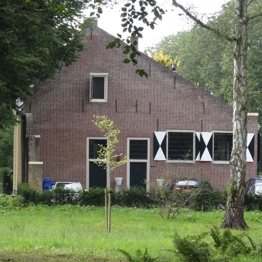 Huis te Manpad: orangerie with service buildings