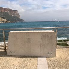 Memorial stone