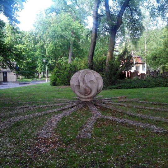 Plastika v sadech Čs armády v Chomutově