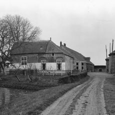 Boerderij met woongedeelte onder strodak