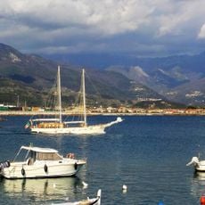 Porto Marina Di Carrara