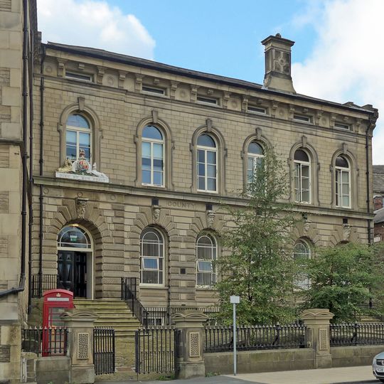 K6 Telephone Kiosk Outside Bradford County Court