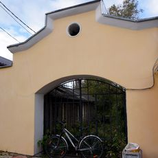 Ограда с воротами (Новая Ладога)