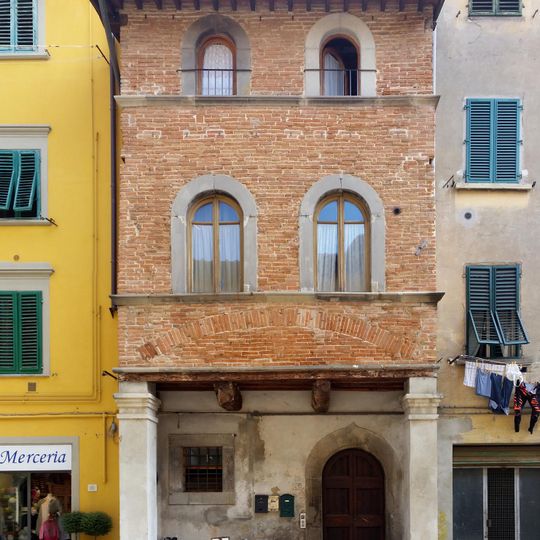 Palazzetto trecentesco