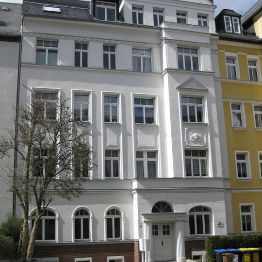 Mietshaus in geschlossener Bebauung Cranachstraße 6