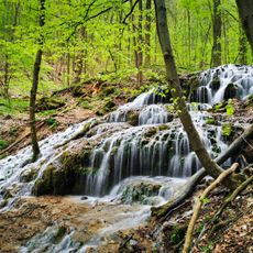 Mésztufa vízesés (védett)