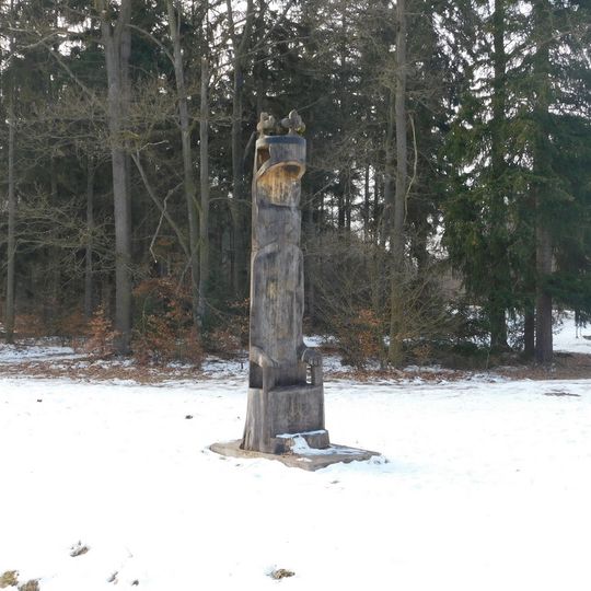 Plastika Královský trůn na Šubrtě v Lánské oboře