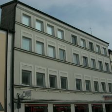 Wohn- und Geschäftshaus