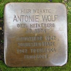 Stolperstein en memoria de Antonie Wolf