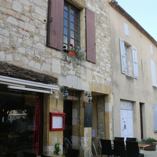 Maison à couvert, 8 place des Cornières