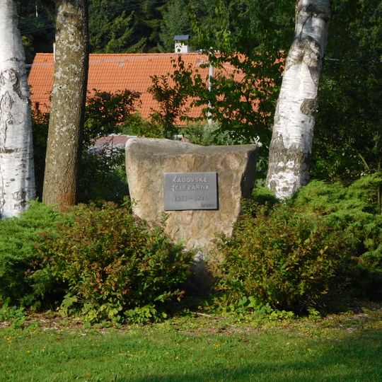 Memorial to Kadov ironworks