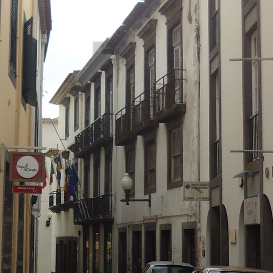 Edifício na rua da Alfândega, n.º 52