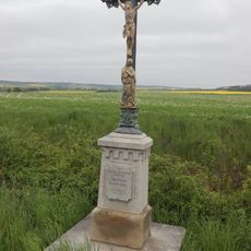 Kříž u silnice 152 u Rácovic