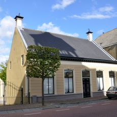 Raadhuisstraat 8, Hooge Zwaluwe
