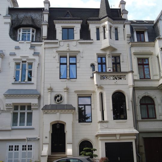 Bismarckstraße 35