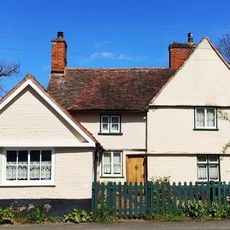 Gable Cottage  Peach Cottage
