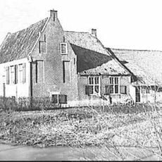 De Croesen, dwarshuisboerderij