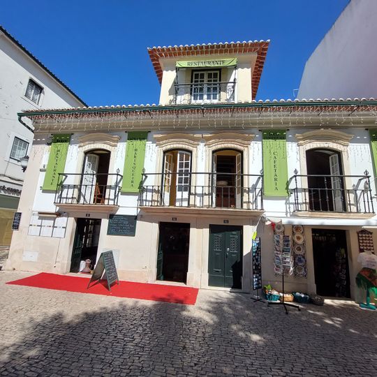 Casa da Família Serrano