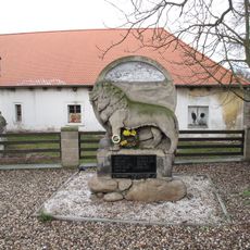 Pomník padlým ve Vlčí