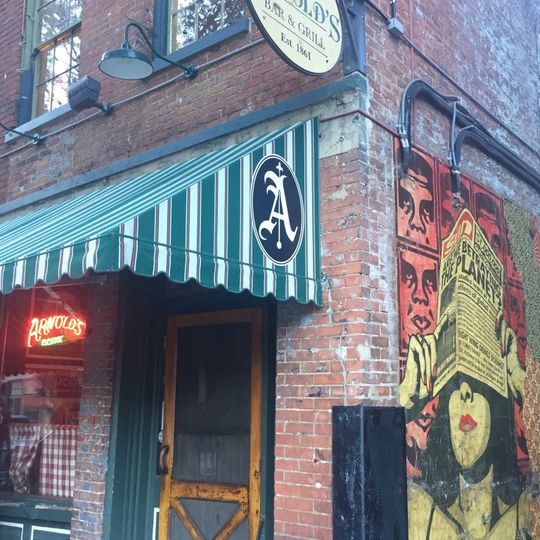 Arnold's Bar and Grill
