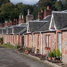 Baledgarno, Cottages