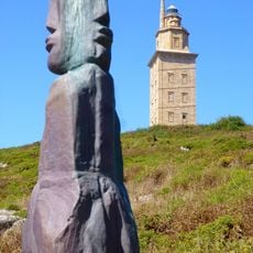 Menhir Pentacefálico