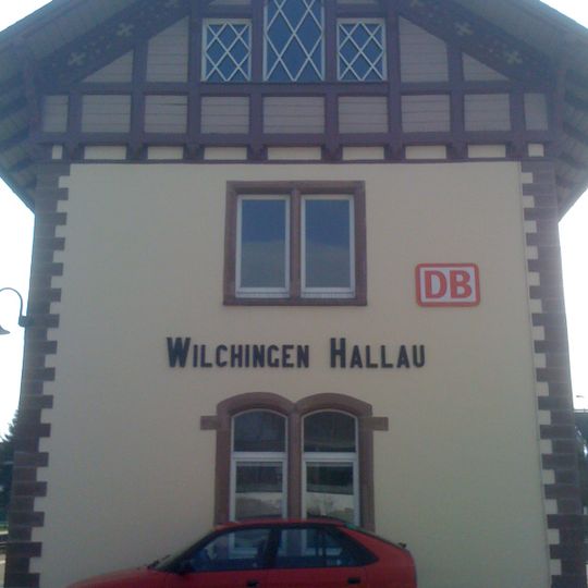 Bahnhof Station Wilchingen-Hallau mit Güterschuppen aus Sandstein