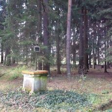 Kříž v lese u Brné