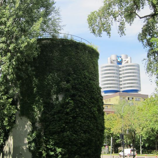 Hochbunker Lerchenauer Straße