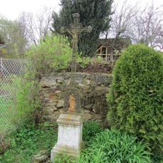 Kříž v lokalitě U Mlýna na jižním okraji Rynárce u čp.41