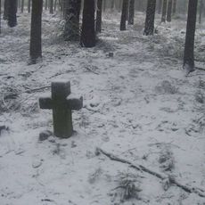 Smírčí kříž jižně od Stříbra v lese