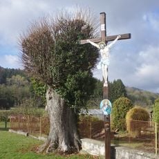 Kříž v Dlouhoňovicích v Hejnické ulici