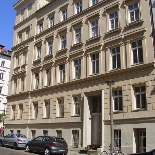 Mietshaus Christinenstraße 8