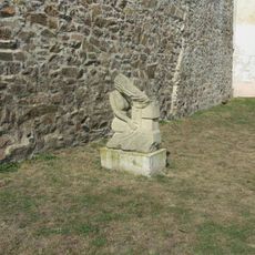 Socha Svatá Barbora na parkánu hradeb v Kadani