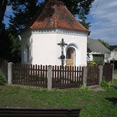 Kříž v Kovčíně u kaple