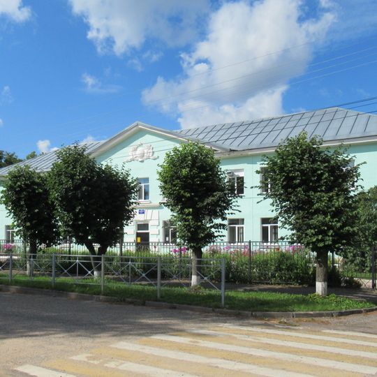 Здание школы, в которой учился Герой Советского Союза М.Я. Васильев