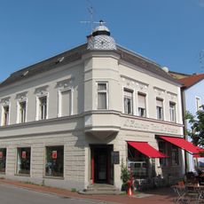 Wohn- und Geschäftshaus