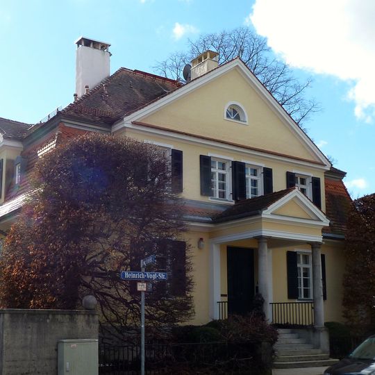 Heinrich-Vogl-Straße 17