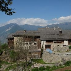 Hof in Muntetschinig