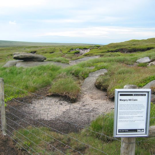 Round cairn 200m west of Margery Hill triangulation pillar