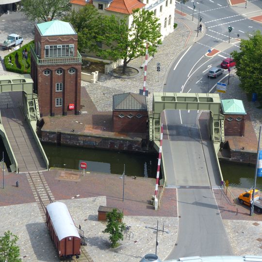 Brückenanlage zwischen Altem und Neuem Hafen
