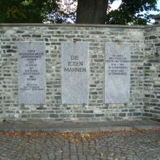 Gedenkstätte für Opfer des Faschismus,mit Ehrenhain (Gartendenkmal) Hauptstraße 65 (neben)