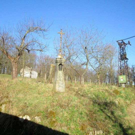 Kříž v Brodu u rozcestí